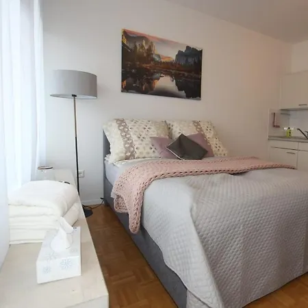 Apartment Ferienwohnung *